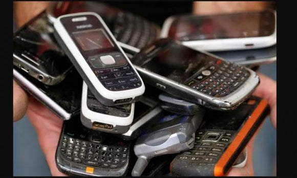 Çdo të ndodhë me 5 miliardë telefona celularë për t’u hedhur?